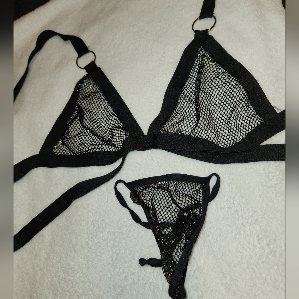 Glittery black lingerie set